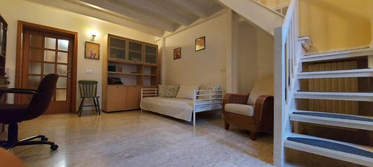 Holiday House Nel Cuore Di Bari Extérieur photo
